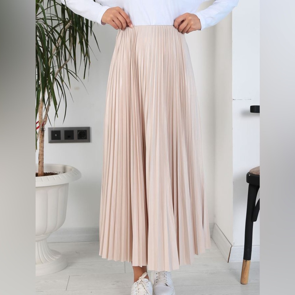 show room pleated lined maxi skirt